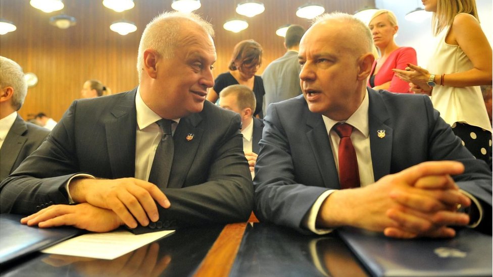 Gradonačelnik Zoran Radojičić (desno) i zamenik Goran Vesić (levo) na sednici Skupštine grada, 7. jun 2018.
