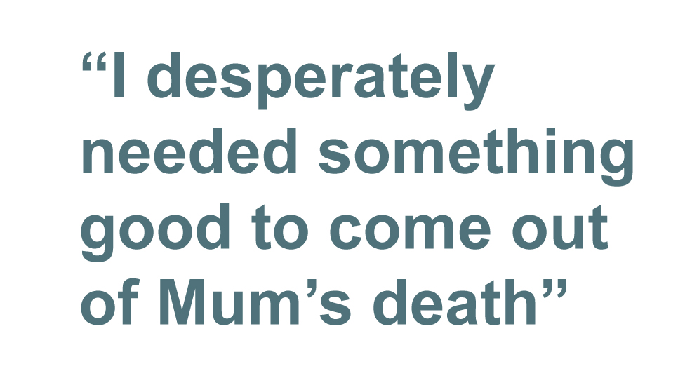 Цитата: Мне отчаянно нужно было что-то хорошее, чтобы выйти из смерти мамы