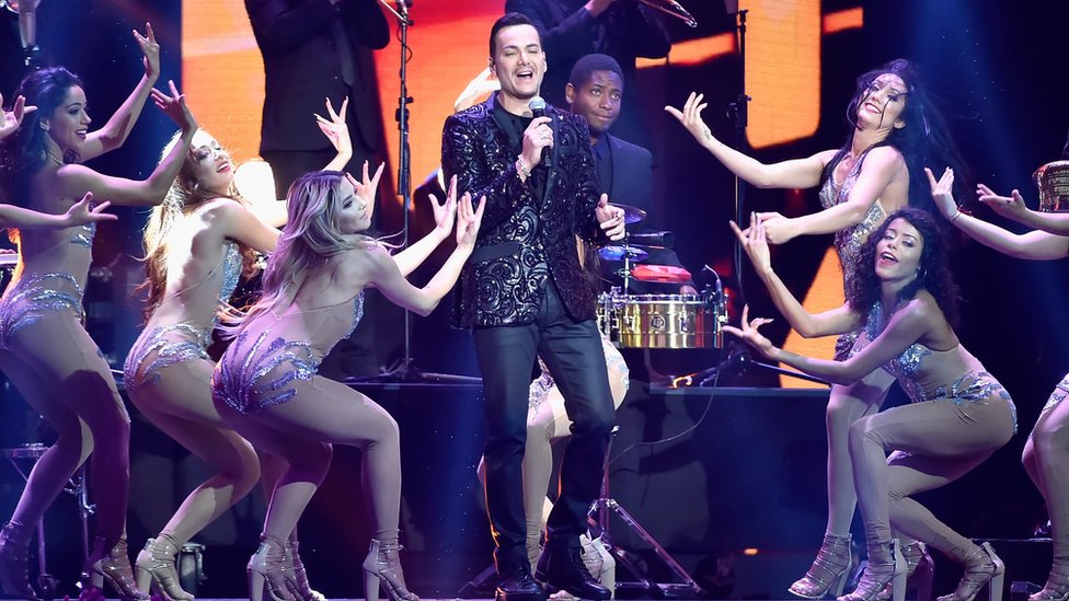 Víctor Manuelle cantando "Amarte Duro" en los premios Billboard del pasado 26 de abril en Las Vegas, Nevada.