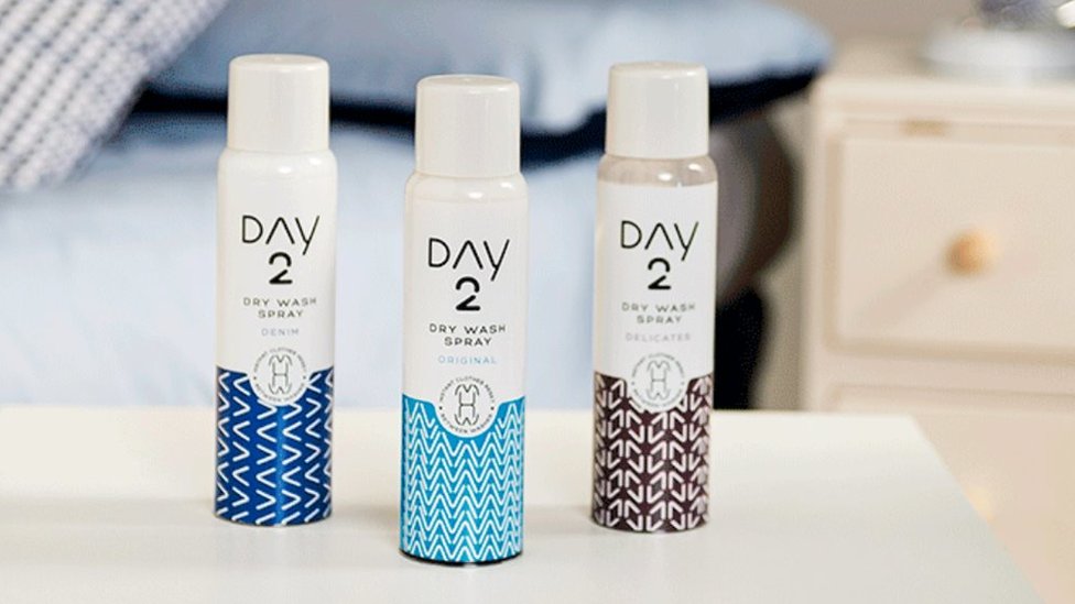 El spray Day2 de Unilever ahora agua y permite reducir el uso de lavadoras.