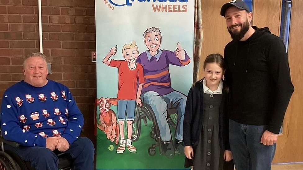 Brian Abram con Emily y Stephen