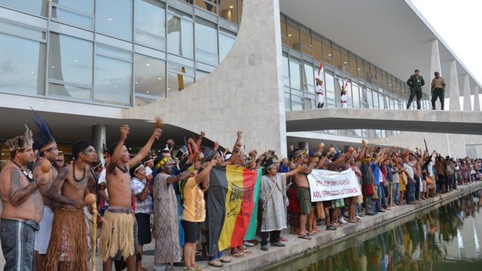 protesto de índios em Brasília