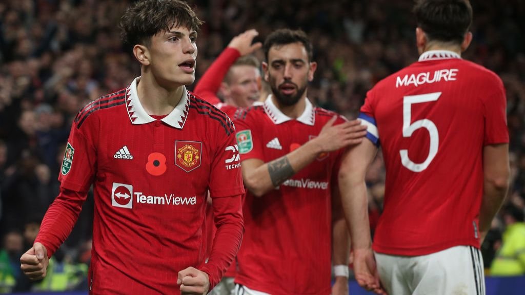 Carabao Cup: Man Utd 4-2 Aston Villa: Hosts earn win after frantic second half