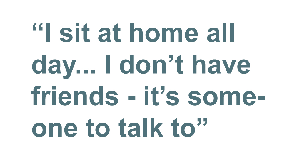 Quotebox: Сижу дома весь день ... У меня нет друзей - это с кем поговорить