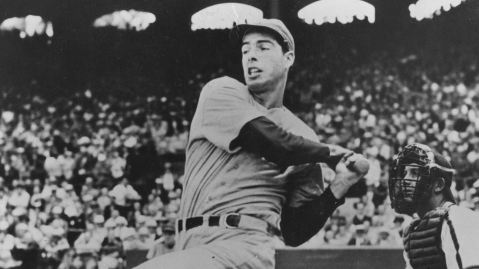 La estrella de béisbol Joe DiMaggio está enterrada en Holy Cross, el cementerio más grande de Colma. Joe DiMaggio