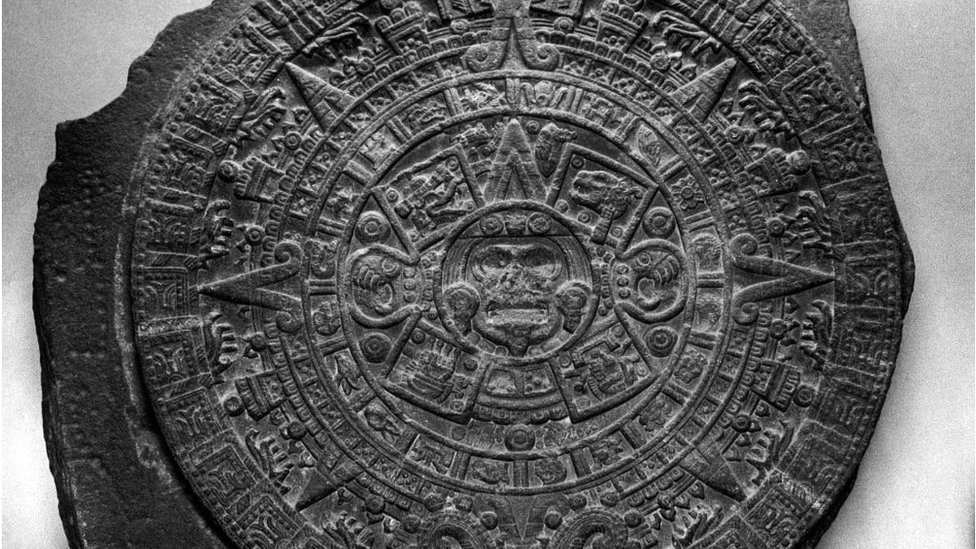 Picture of a Mayan calendar stone