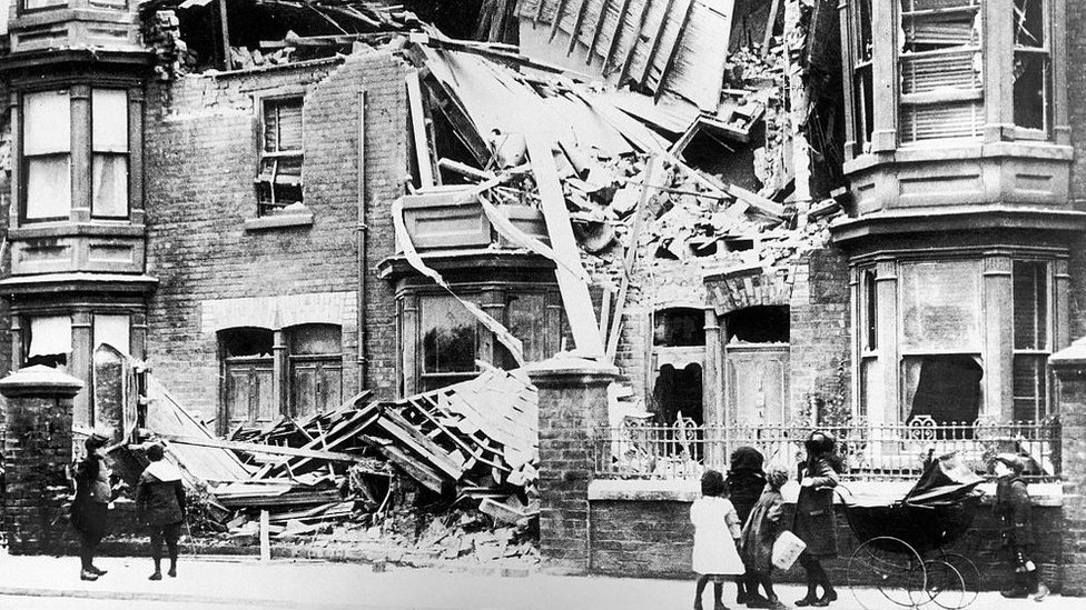 Germans bombard English ports of Hartlepool and Scarborough