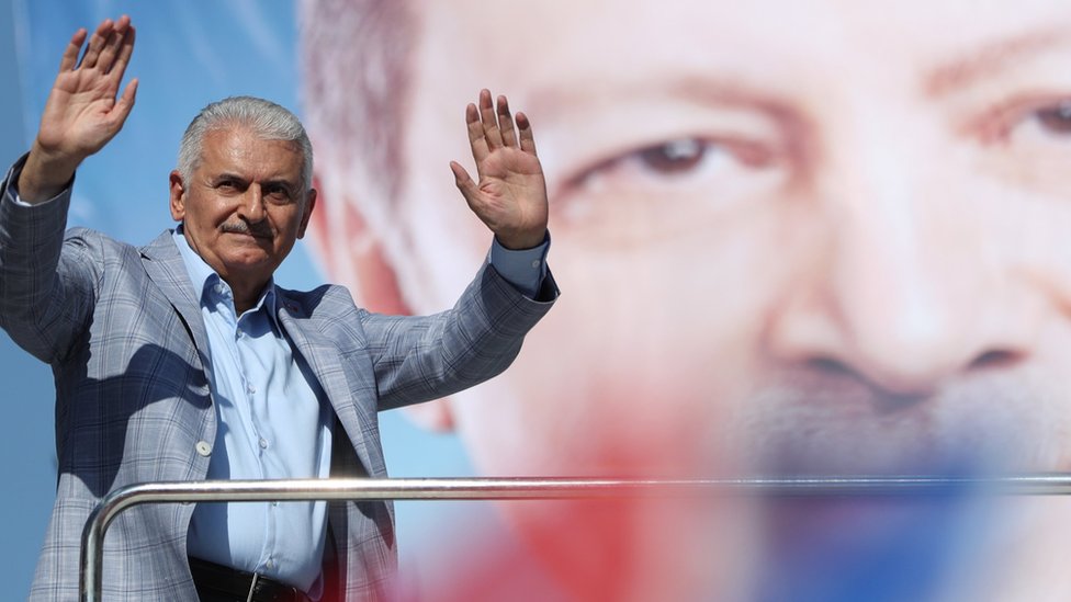 Binali Yildirim, el candidato de Erdogan para la alcaldía de Estambul, reconoció su derrota rápidamente.
