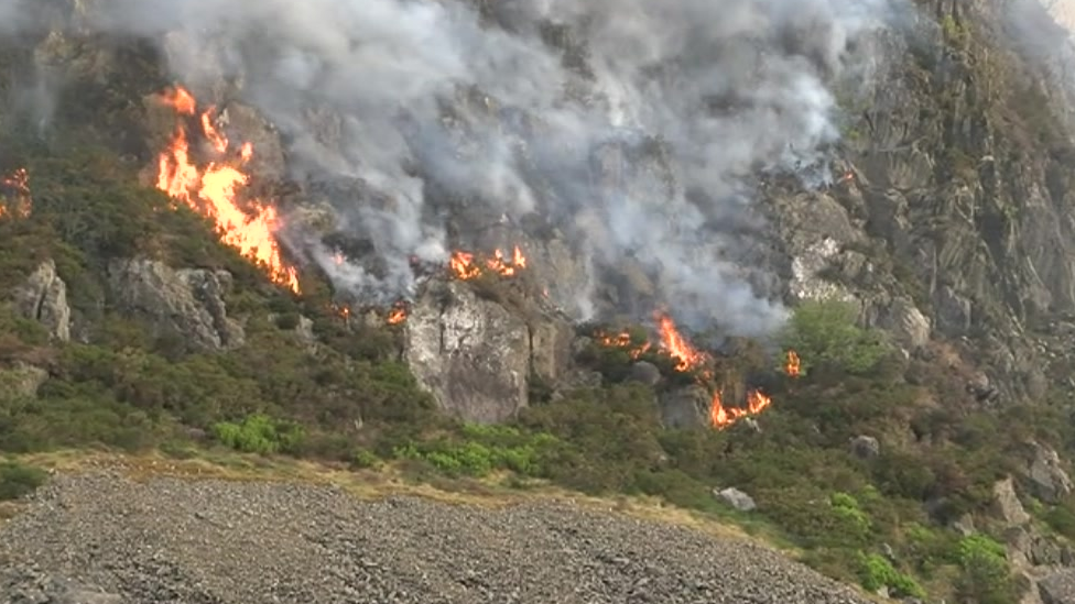 Пожар по Гаррегу Дду над Блейнау Фестиниог
