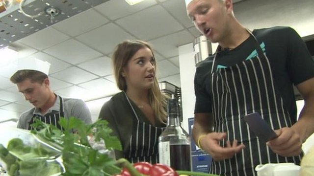 Oxford United players get a cooking masterclass from a MasterChef contestant