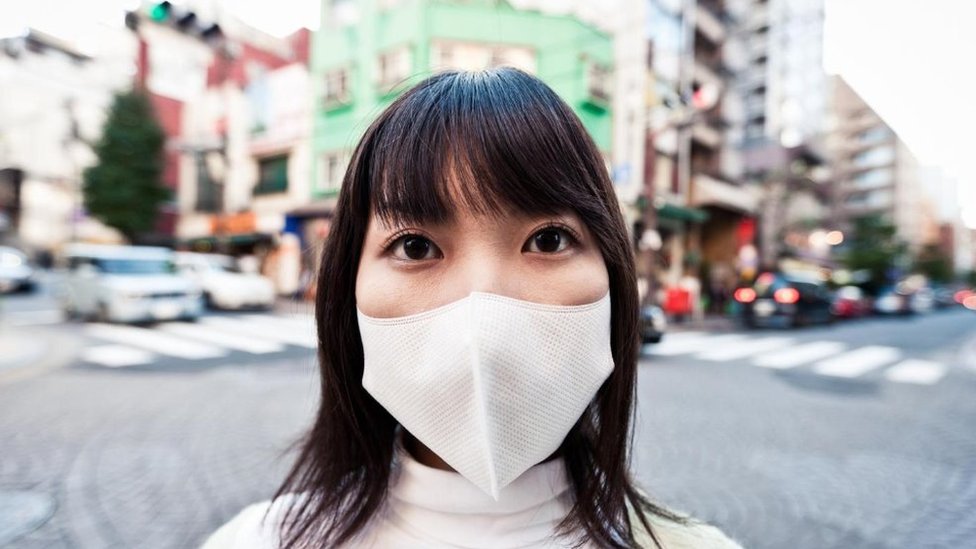 日本人非常講究環境和個人衛生，很多人早已習慣戴口罩