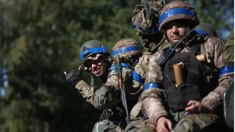 روسيا وأوكرانيا: بوتين أُهين في خيرسون ولكن زيلينسكي يجب أن يحذر الثقة المفرطة - في الصنداي تايمز 1 القوات الأوكرانية