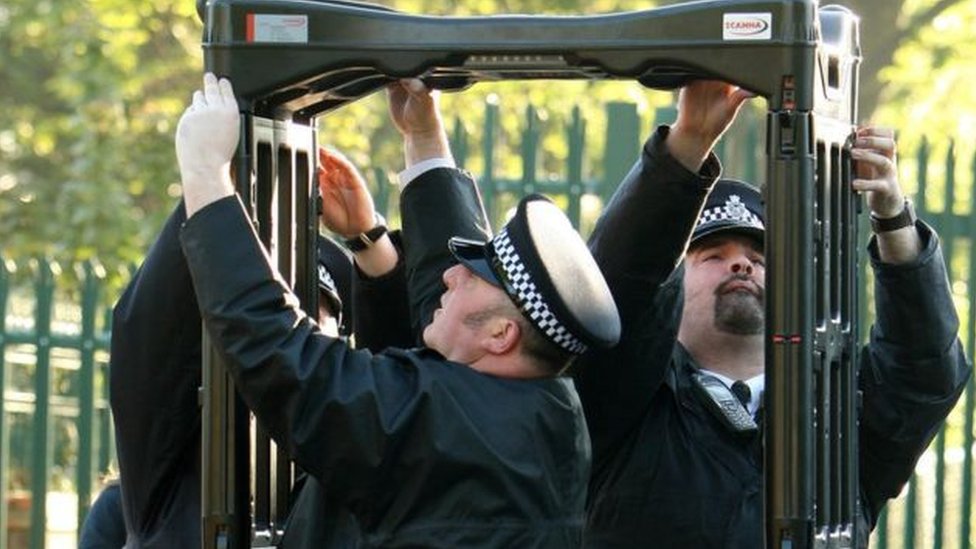 شرطة مدارس بريطانيا