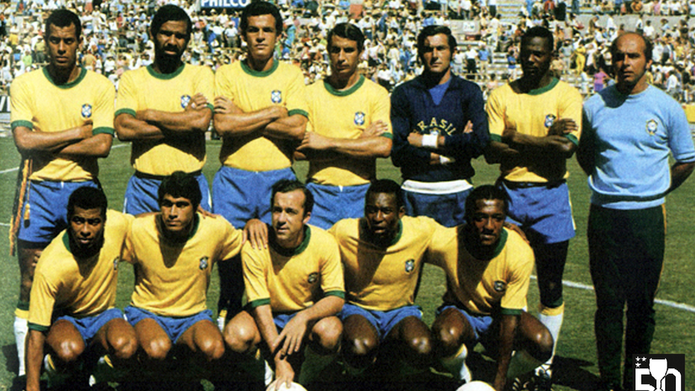 The Brazilian team that played the match against Romania, the last of the group stage of the 1970 Mexico Cup. The Brazilians won 3-2.