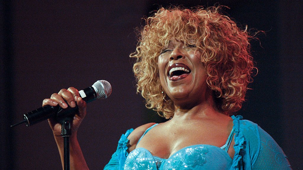 Roberta Flack is unable to sing after ALS diagnosis