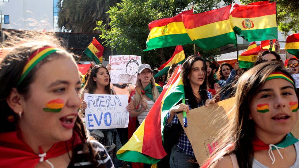 Протест женщин против президента Боливии Эво Моралеса в Ла-Пасе, Боливия, 3 ноября