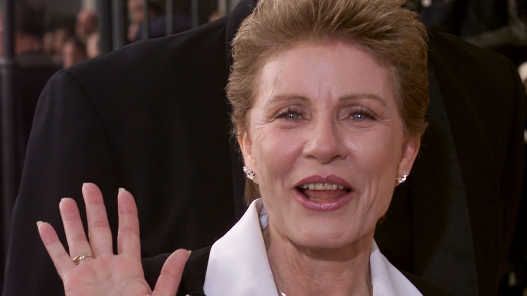 Patty Duke, Oscar-winning American actress, dies at 69 - BBC News