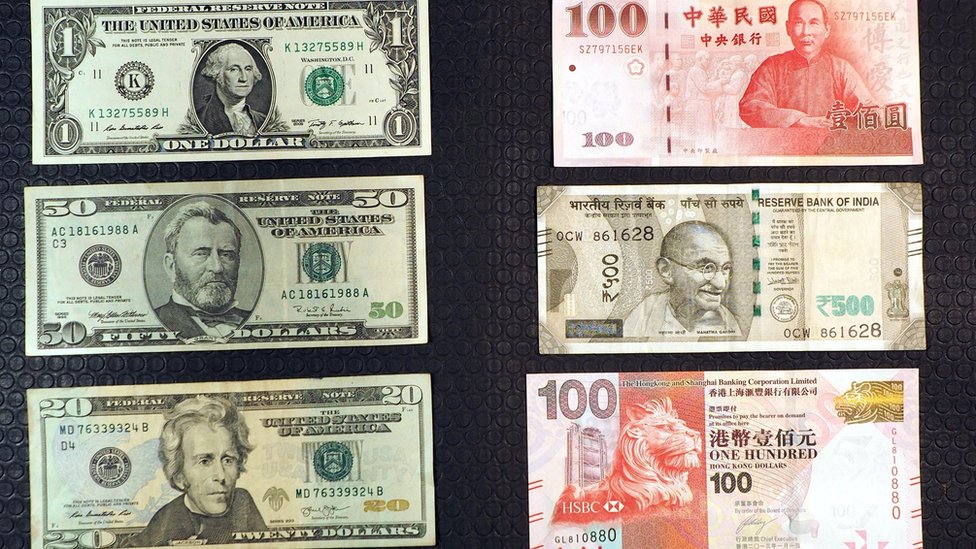 Dolar ve Yen banknotları