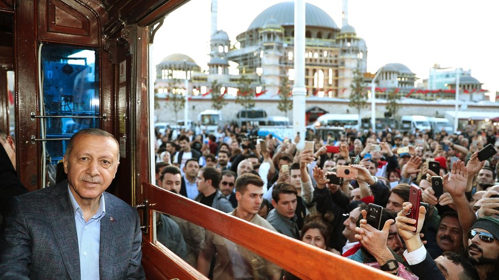 Cumhurbaşkanı Erdoğan Taksim'de