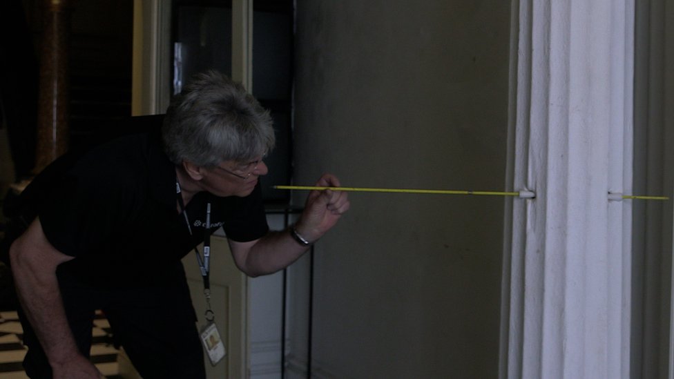 Forensic expert Andre Horne at work