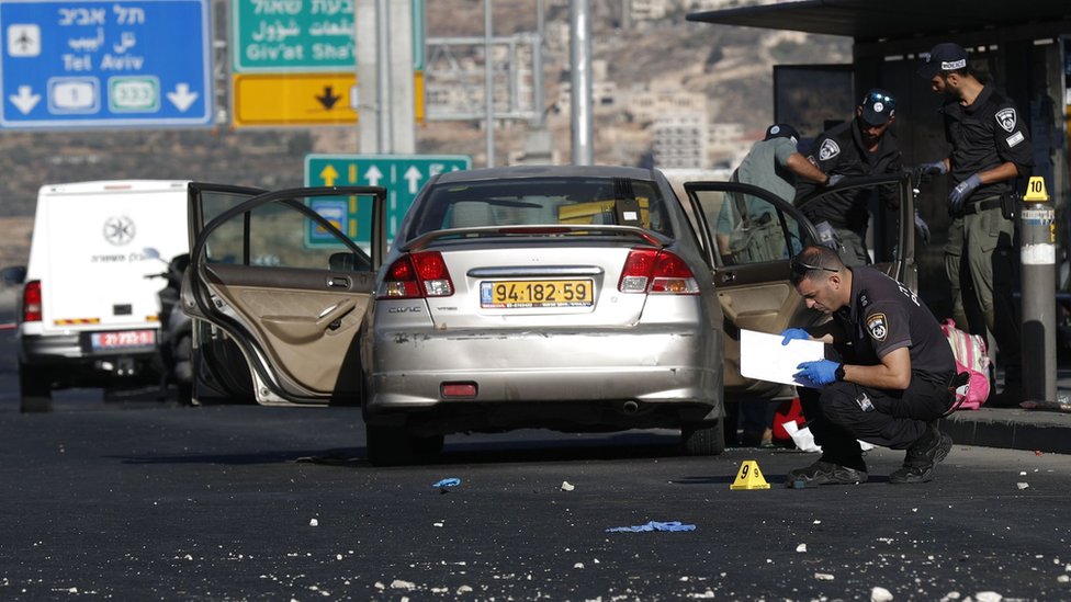 وقع الانفجار الأول في محطة حافلات عند مدخل القدس