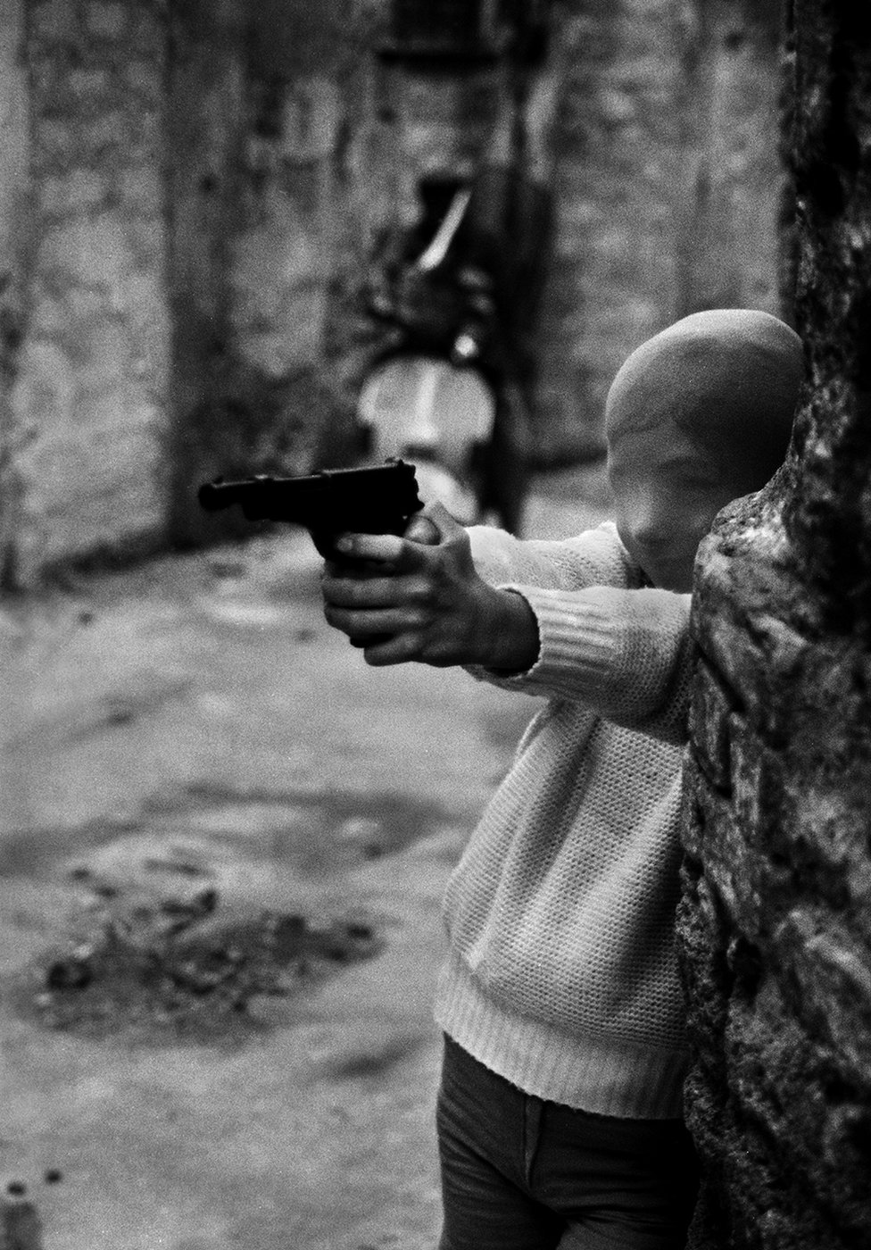 Рядом с церковью Санта-Кьяра, игра убийц, Палермо, 1982 г.