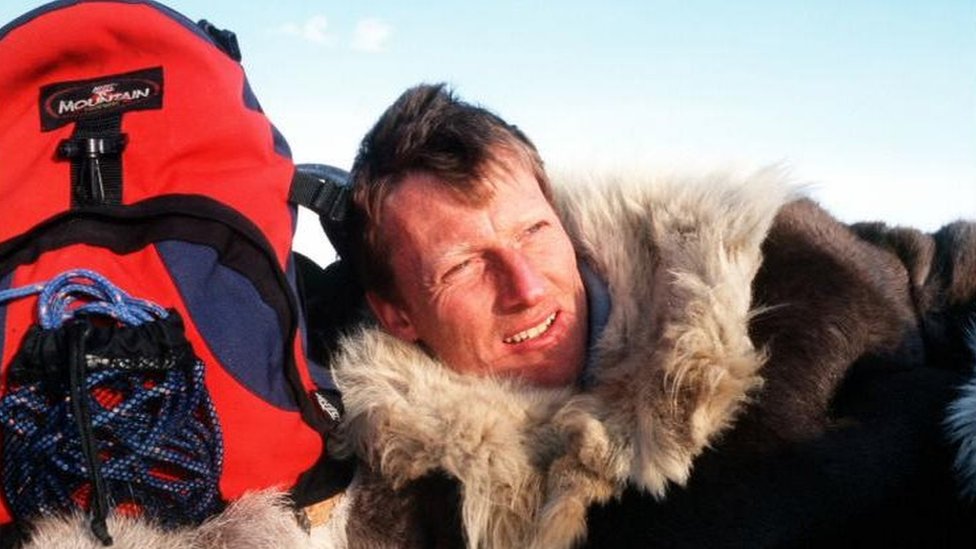 La primera aventura de Allen fue a los 22 años, cuando viajó por la rivera del Amazonas en Sudamérica. Benedict Allen