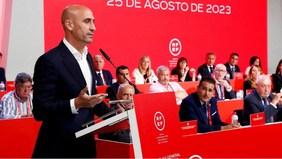 Luis Rubiales at the meeting where he insisted he would not resign his role