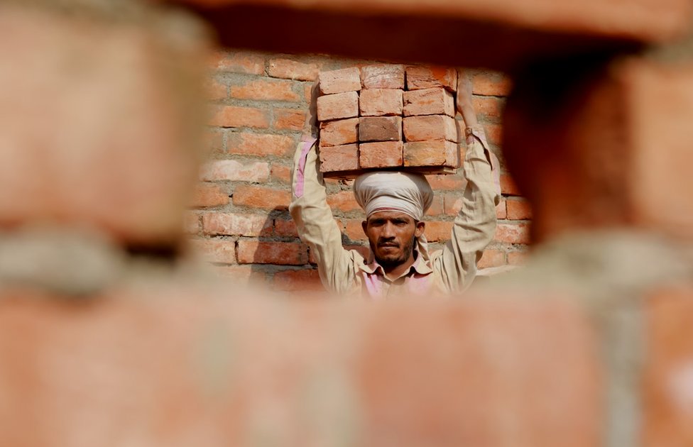 Behind India's construction boom: 'We risk our lives to build your homes' -  BBC News