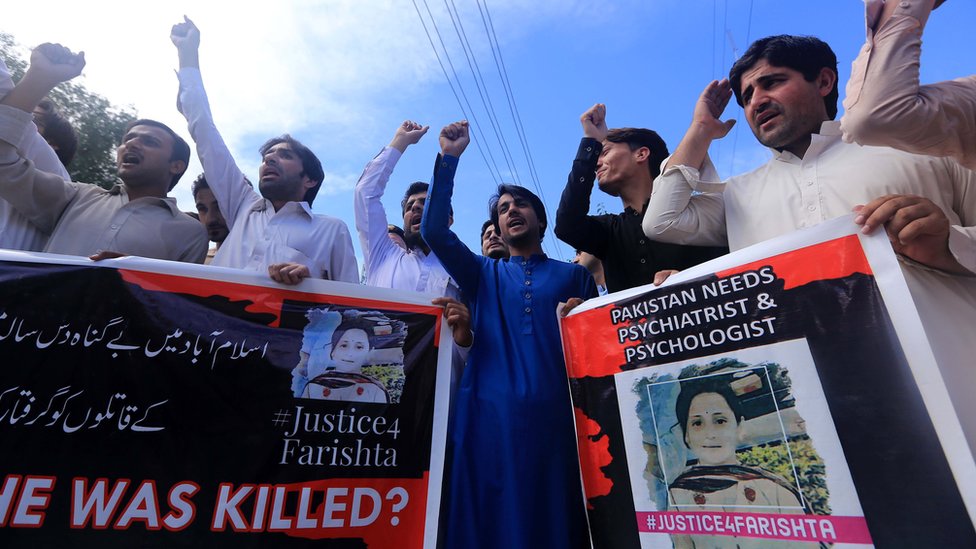 Митинг протеста против убийства и предполагаемого изнасилования 10-летней девочки Фаришты в Исламабаде, Пешавар, Пакистан, 21 мая 2019 г.