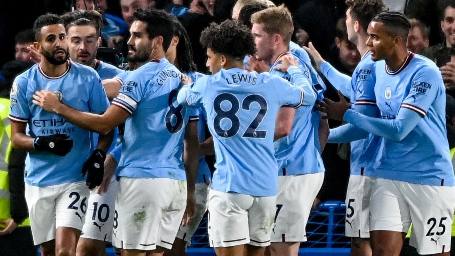 Chelsea 0-1 Manchester City: Riyad Mahrez goal moves champions within five points of Arsen...