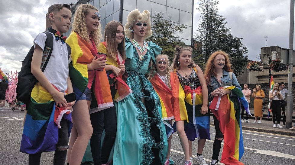 Участники парада Belfast Pride