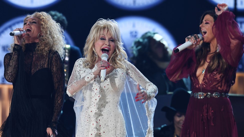 Dolly Parton en los Grammy 2019
