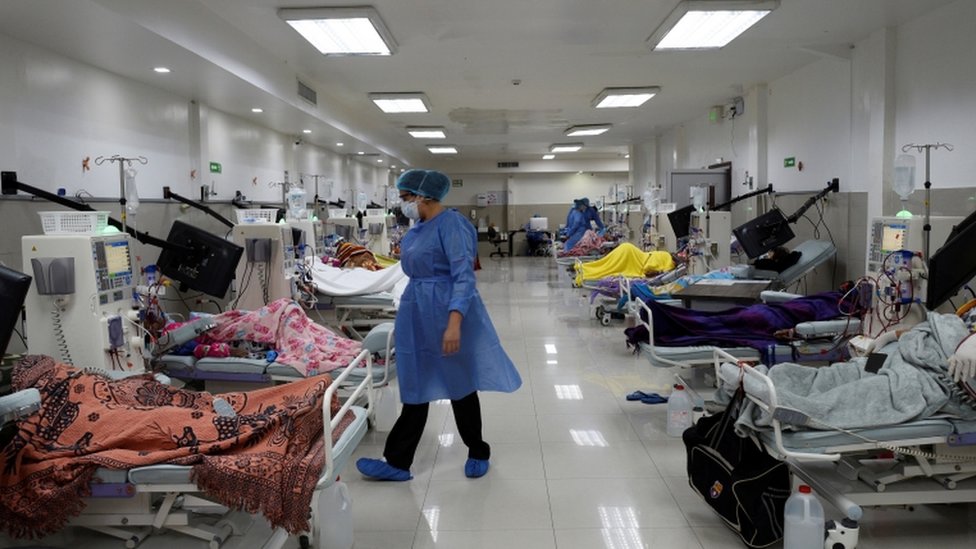 Internados en un hospital de Guayaquil.