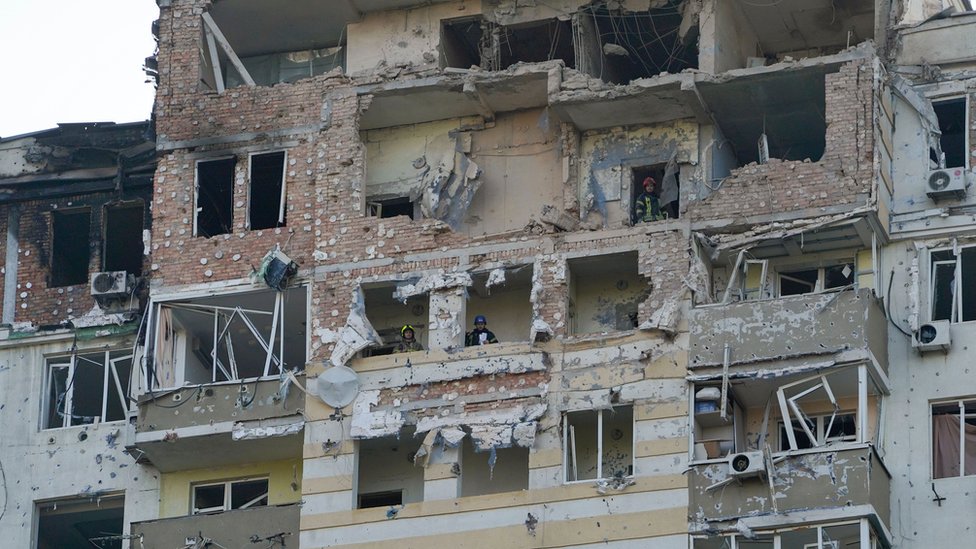 Un bloque de viviendas en Kyiv tras un ataque ruso a finales de mayo