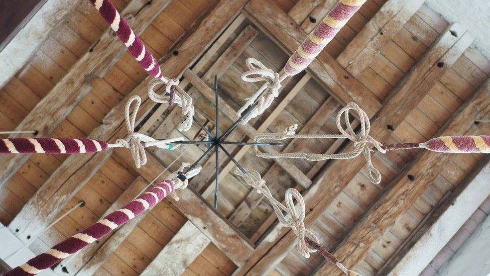 Веревки для колоколов в церкви Лаксфилд