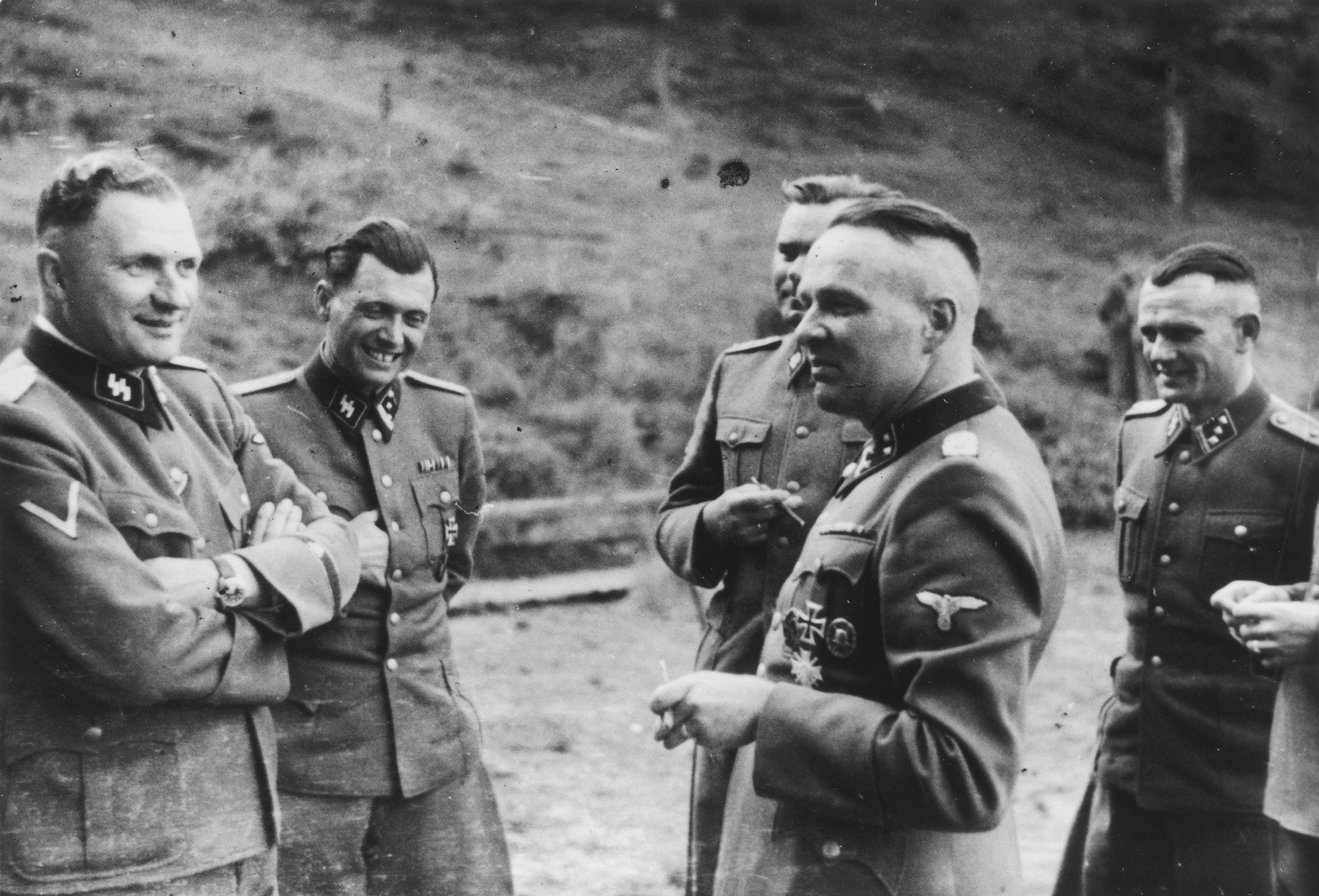 Oficiales de la SS: Richard Baer, Josef Mengele, Josef Kramer, Rudolf Hoess y Anton Thumann