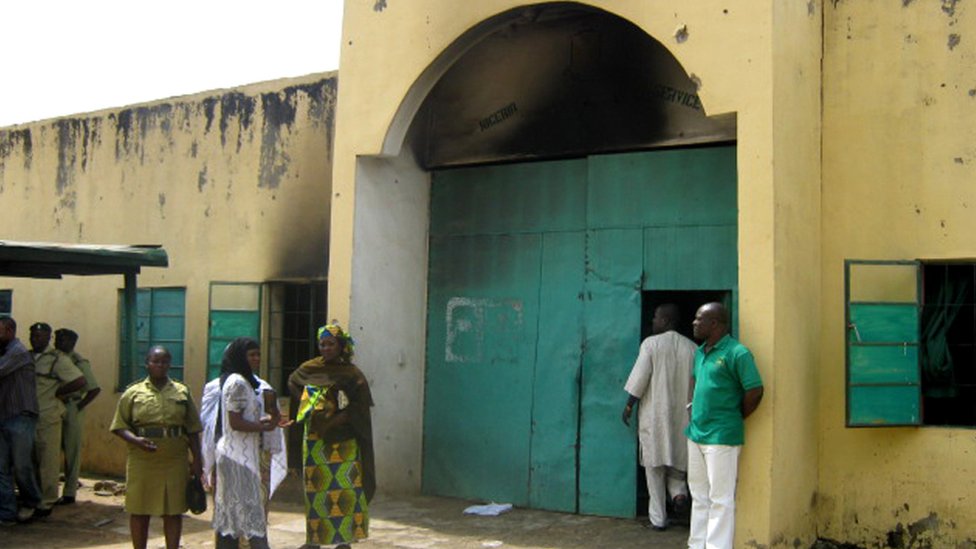 Nigéria : des prisonniers transformés en "animaux" - BBC News Afrique