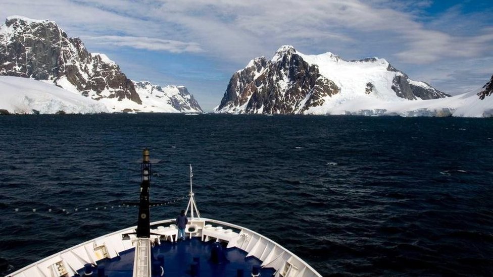 Barco en la Antárctica