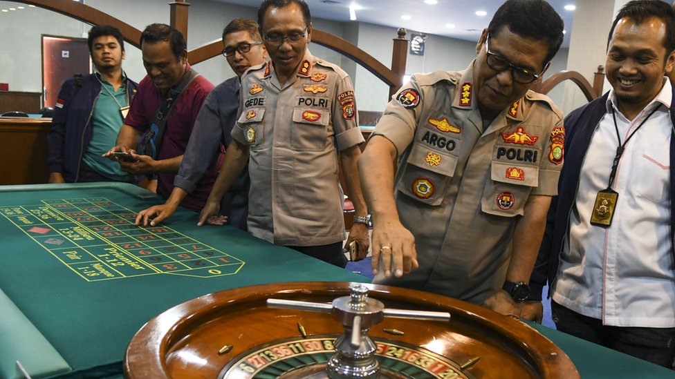 Apartemen Robinson digerebek: Bagaimana kasino disiapkan dan bagaimana bisa  terbongkar? - BBC News Indonesia