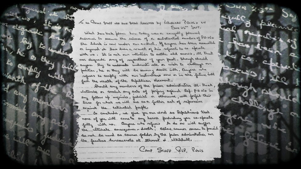 Entre los documentos de PRONI figura una carta escrita a mano aparentemente dirigida a los guardias tomados de rehenes. Carta escrita a mano para los guardias tomados de rehenes.