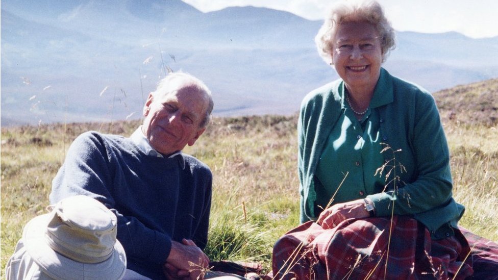 Prince Philip Queen Shares One Of Her Favourite Photos Bbc News