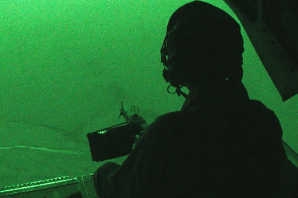 特種空勤團在阿富汗執行夜襲行動，目的是消滅或者活捉塔利班目標
