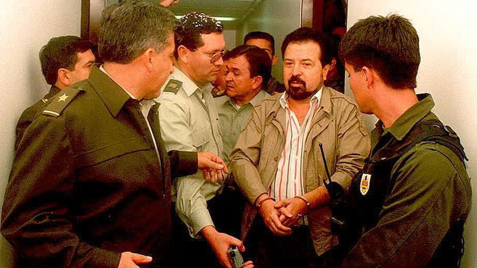 Gilberto durante su primer arresto en 1995