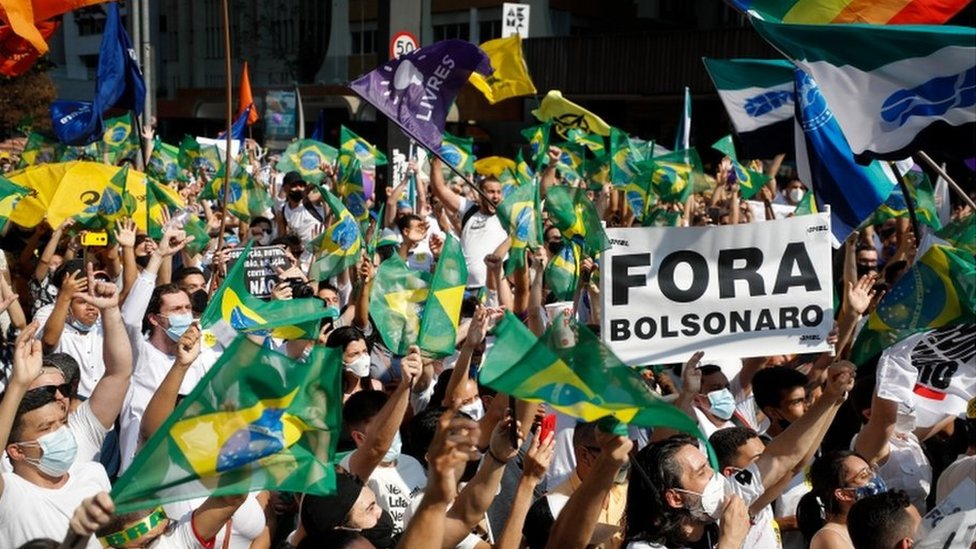 Manifestantes contra Bolsonaro na Avenida Paulista