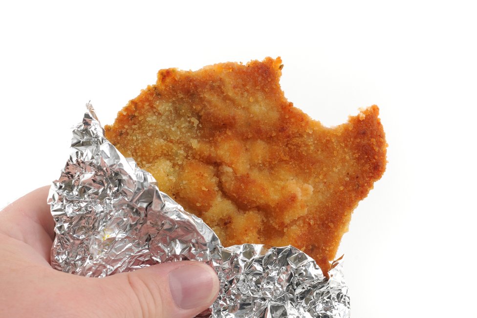 En Austria tienen el 'wiener schnitzel' o el escalope vienés. Wiener schnitzel (o escalope vienés).