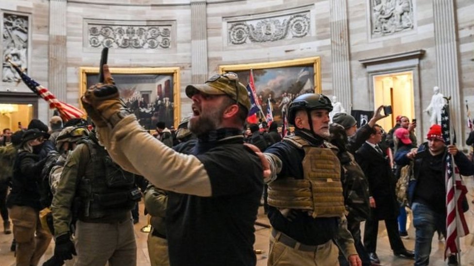 Pendukung Trump di dalam Gedung Capitol.