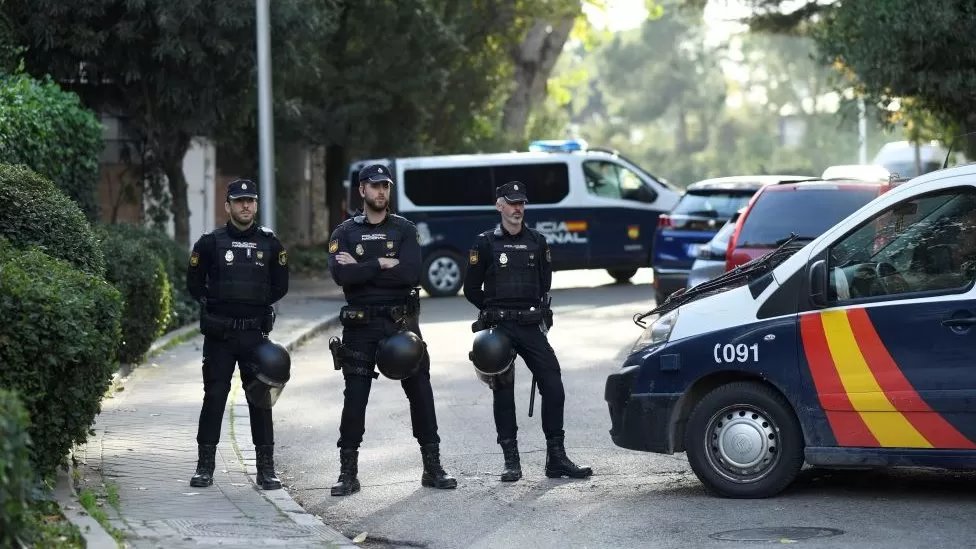 الكشف عن رسائل مفخخة استهدفت رئيس الوزراء وعددا من المنشآت الهامة في إسبانيا