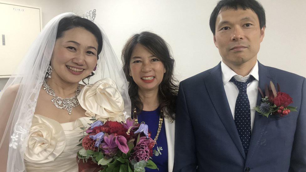 Cheiko Mitsui, Cheiko Date, y el marido de Cheiko Mitsui el día de su boda.