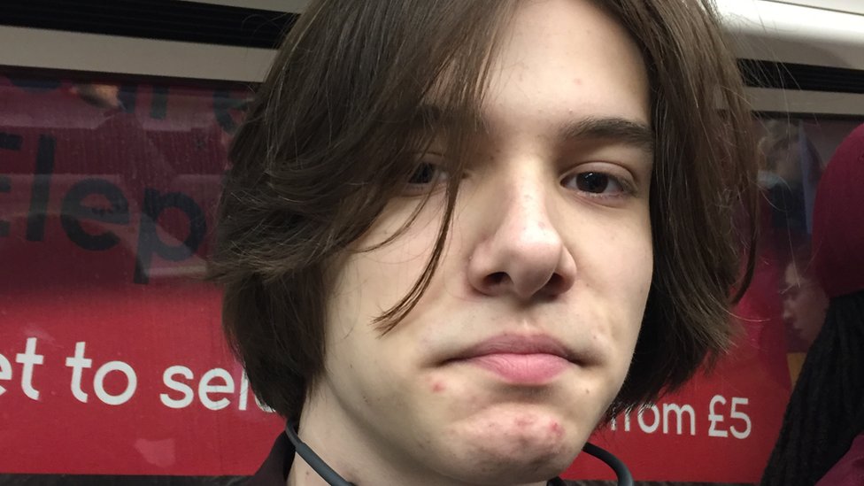 Эдвин, 17-летний пассажир лондонского метро